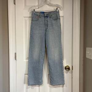 Levi's Ribcage Straight Ankle Jeans Light Wash SZ 26 x 27 NWT New